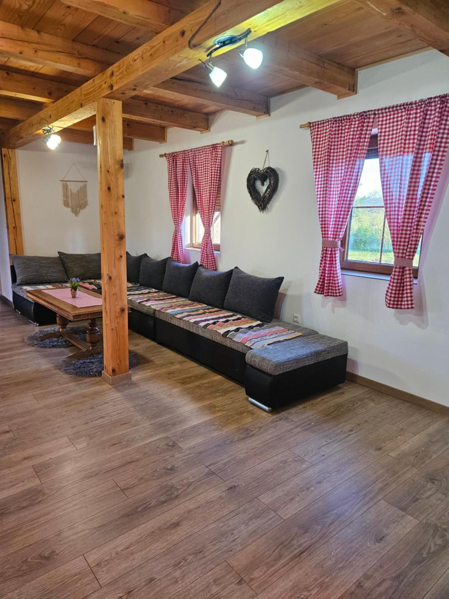 Ruralna Kuca Za Odmor Lika Villa Lovinac  Exterior photo