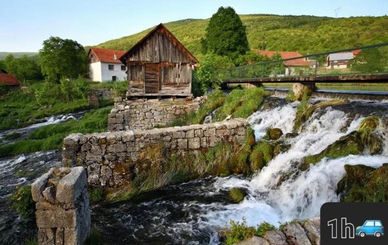 Ruralna Kuca Za Odmor Lika Villa Lovinac  Exterior photo